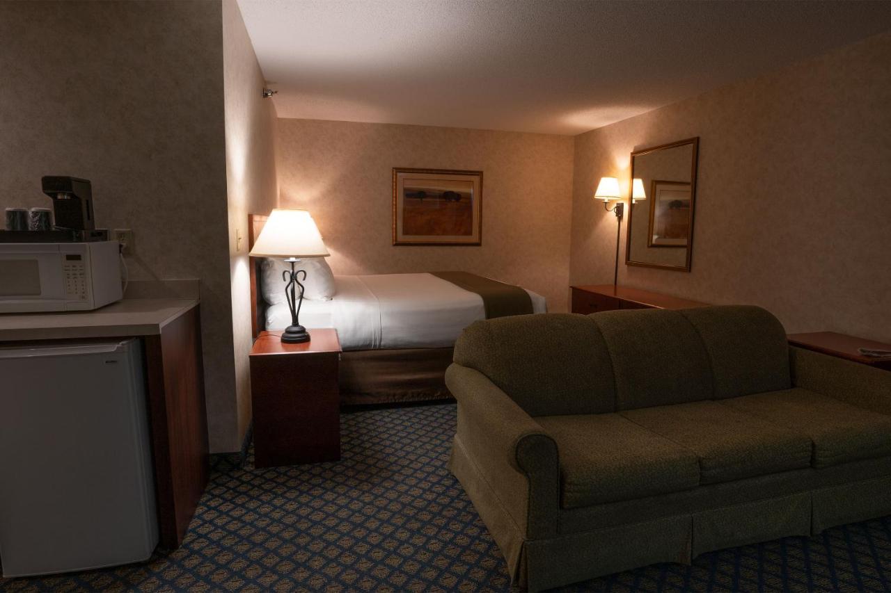 Miles City Hotel & Suites Bagian luar foto