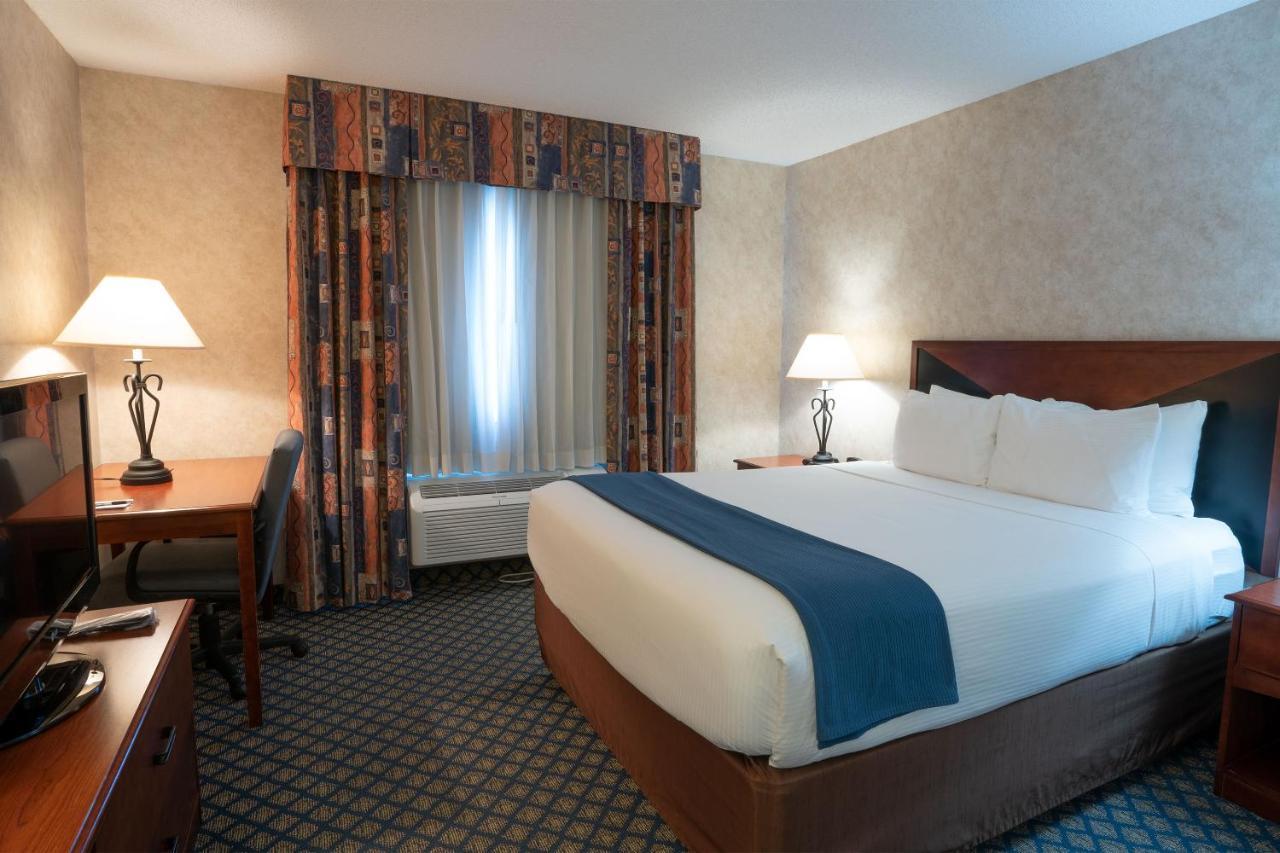 Miles City Hotel & Suites Bagian luar foto