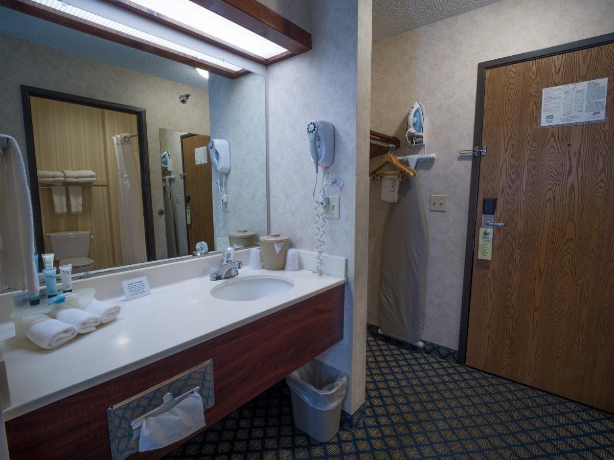 Miles City Hotel & Suites Bagian luar foto