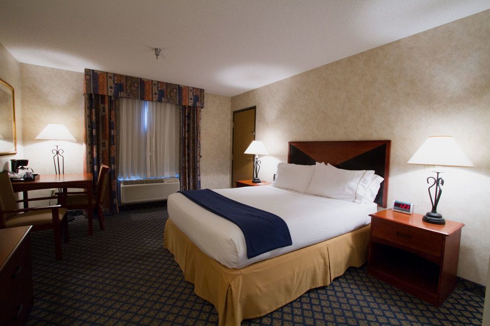 Miles City Hotel & Suites Bagian luar foto