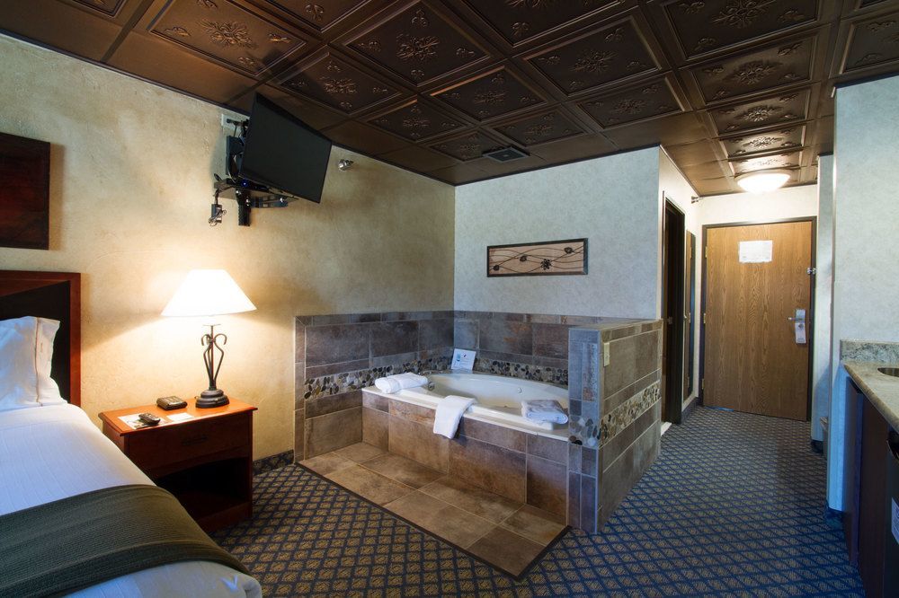 Miles City Hotel & Suites Bagian luar foto